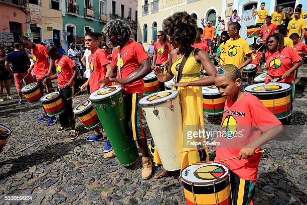 SAUDADES OLODUM https://youtu.be/6IUKG7fij9w https://www.gettyimages.com.br/fotos/olodum