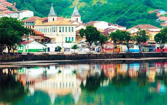 IBAHIA : FESTA DA NOSSA SENHORA DA BOA MORTE EM CACHOEIRA DE SÃO FÉLIX NA BAHIA. https://www.ibahia.com/bahia/confira-programacao-da-tradicional-festa-da-boa-morte-em-cachoeira-300514. https://catracalivre.com.br/viagem-livre/cachoeira-ba-e-poetica-negra-historica-e-barata/