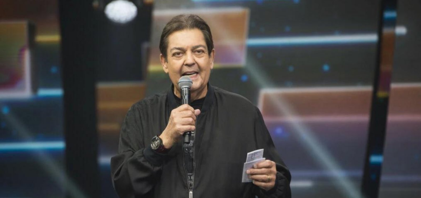 METRO 1 : FAUSTÃO : https://www.metro1.com.br/noticias/brasil/140077,estado-de-saude-de-faustao-se-agrava-e-apresentador-tera-de-passar-por-transplante-cardiaco-diz-boletim-medico